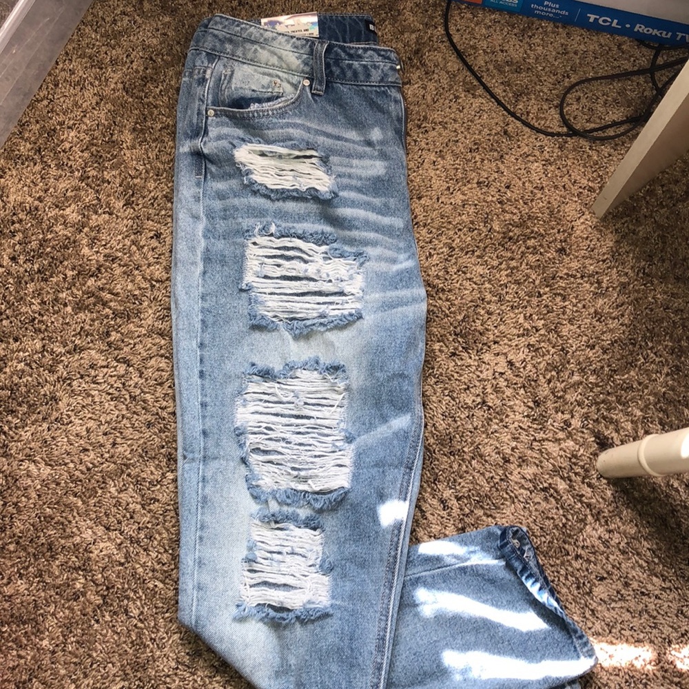BRAND NEW FASHION NOVA MOM JEANS